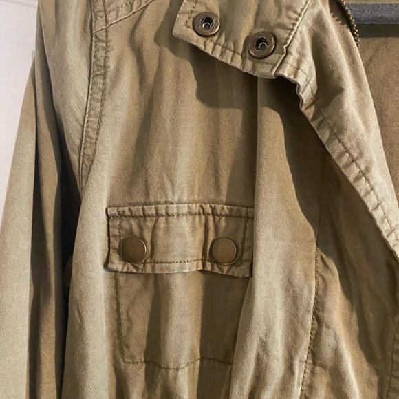 Green zip up jacket - Picture 5 of 7